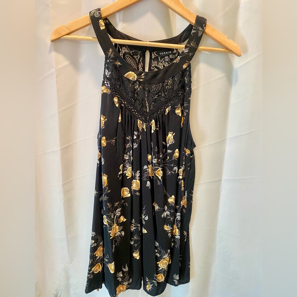 Torrid Flowy Black Top with Yellow Rose Print and Lace Size 00